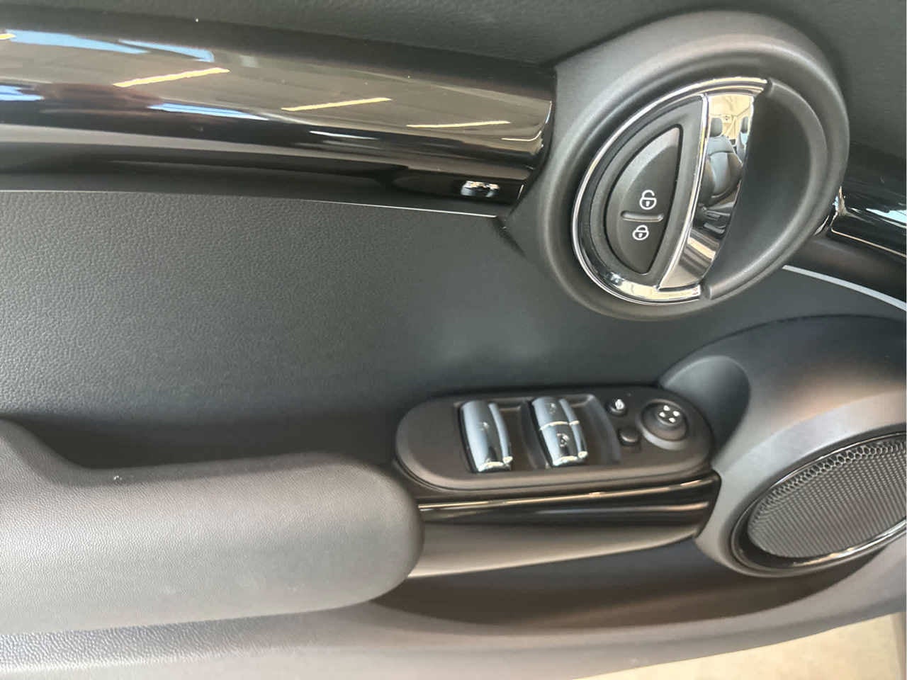 2024 MINI CONVERTIBLE SIGNATURE