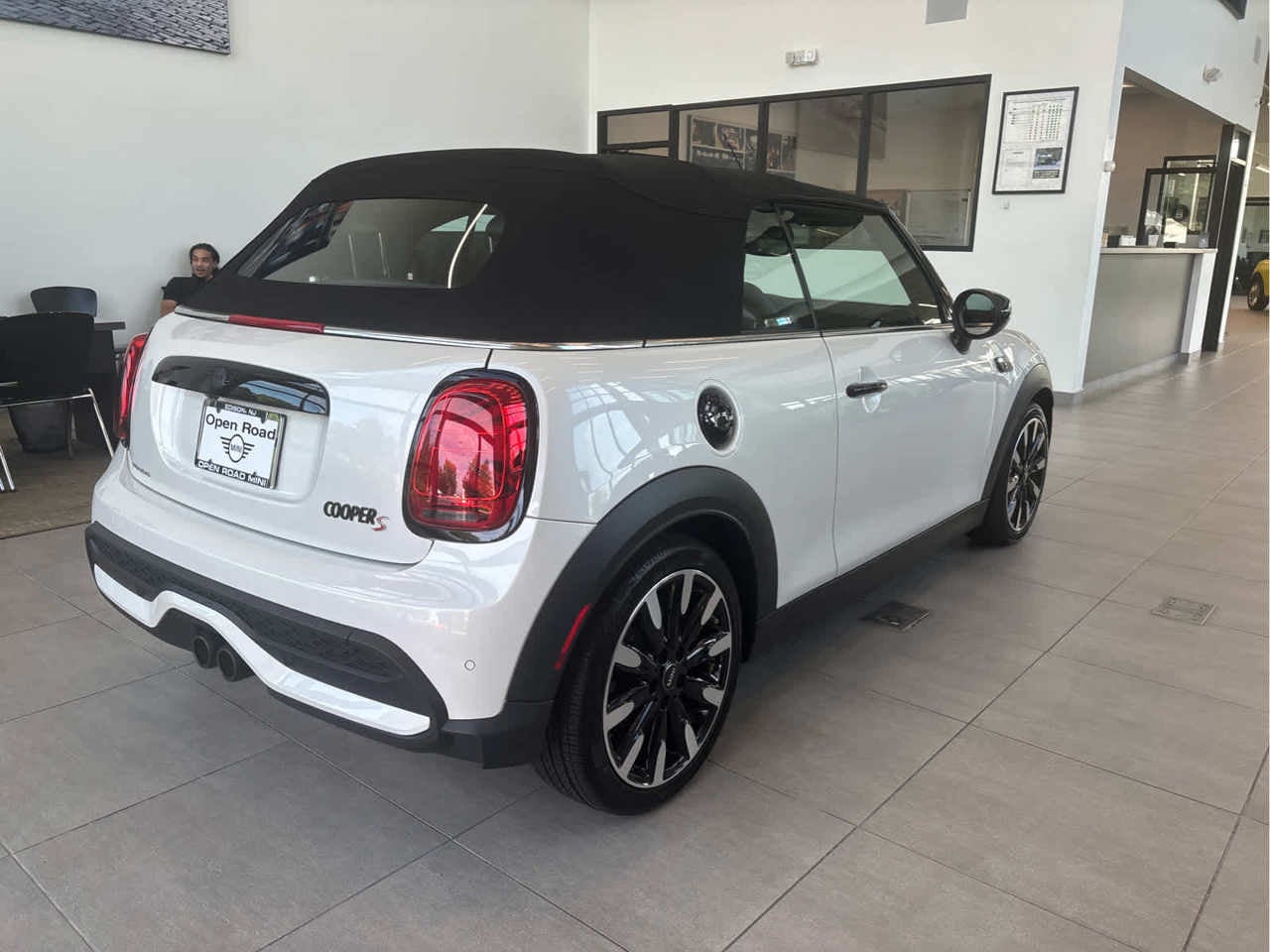 2024 MINI CONVERTIBLE SIGNATURE