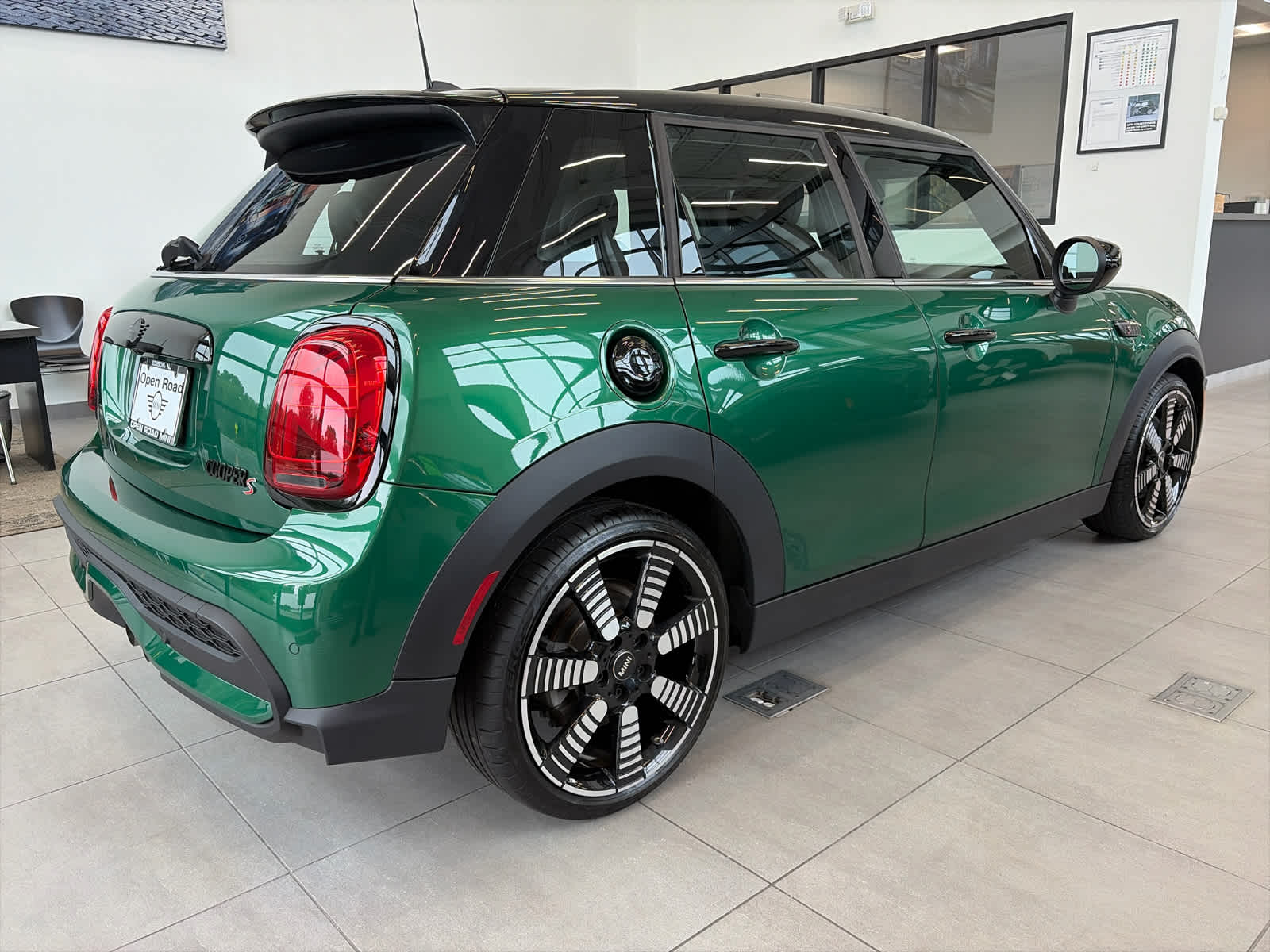 2024 MINI HARDTOP 4 DOOR Cooper S FWD