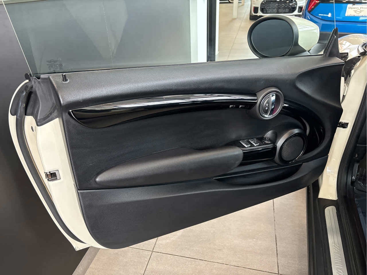 2020 MINI CONVERTIBLE SIGNATURE