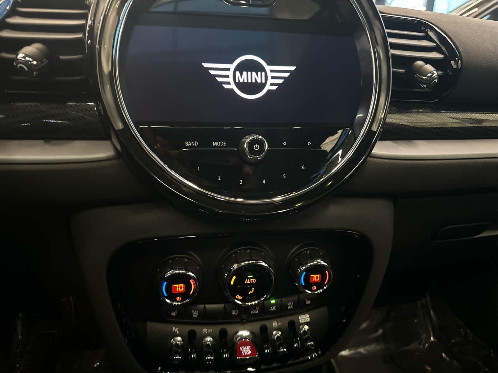 2023 MINI CLUBMAN ICONIC