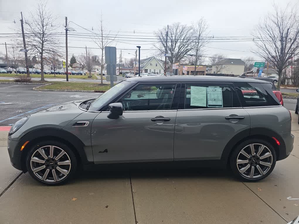 2023 MINI CLUBMAN ICONIC