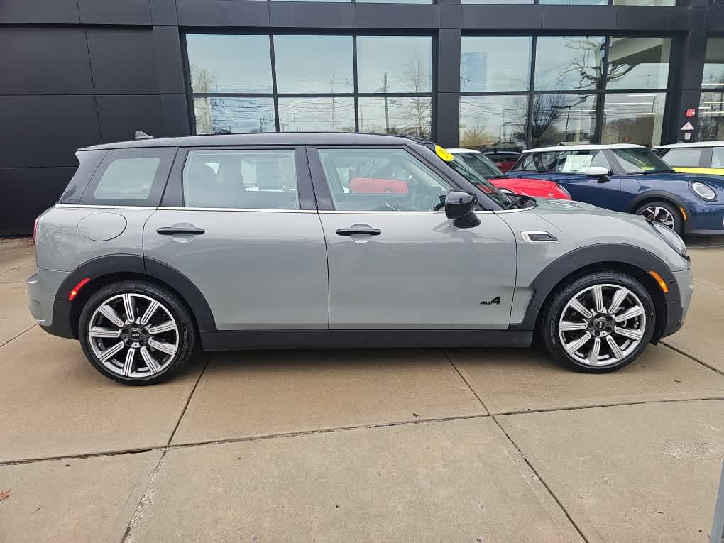2023 MINI CLUBMAN ICONIC
