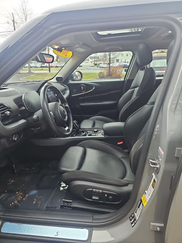 2023 MINI CLUBMAN ICONIC