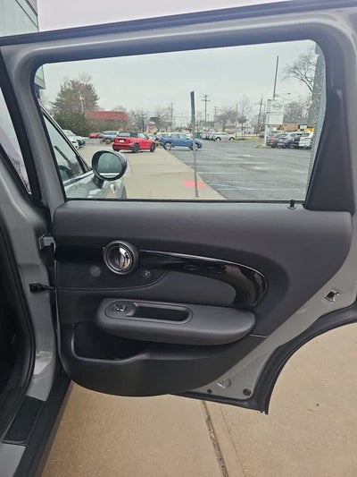 2023 MINI CLUBMAN ICONIC