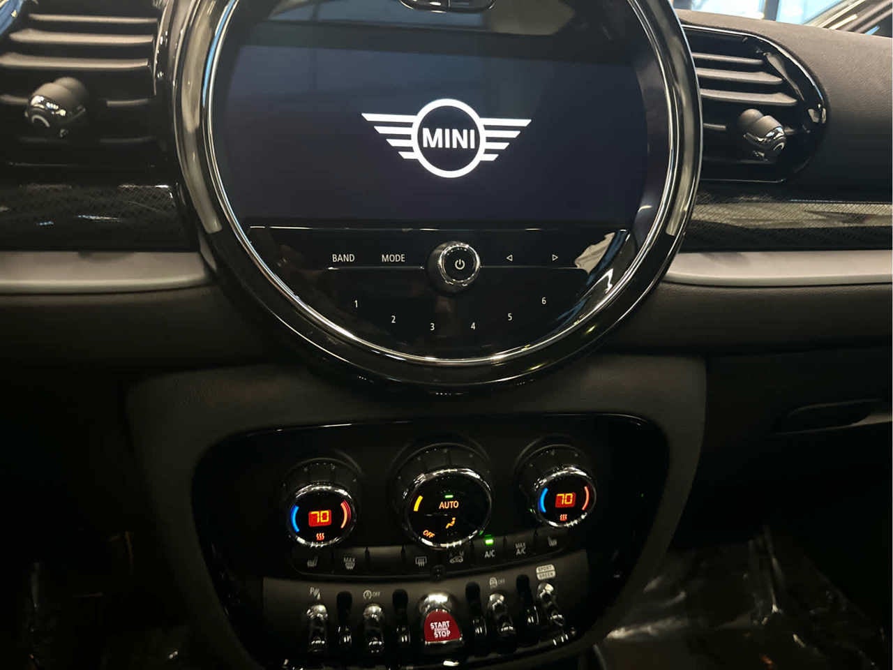 2023 MINI CLUBMAN ICONIC