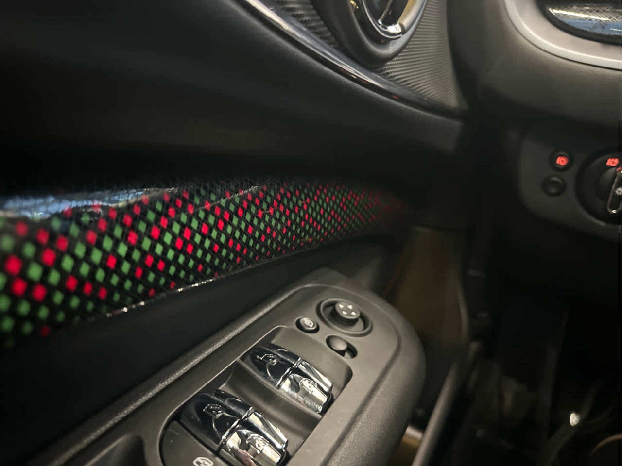 2023 MINI CLUBMAN ICONIC