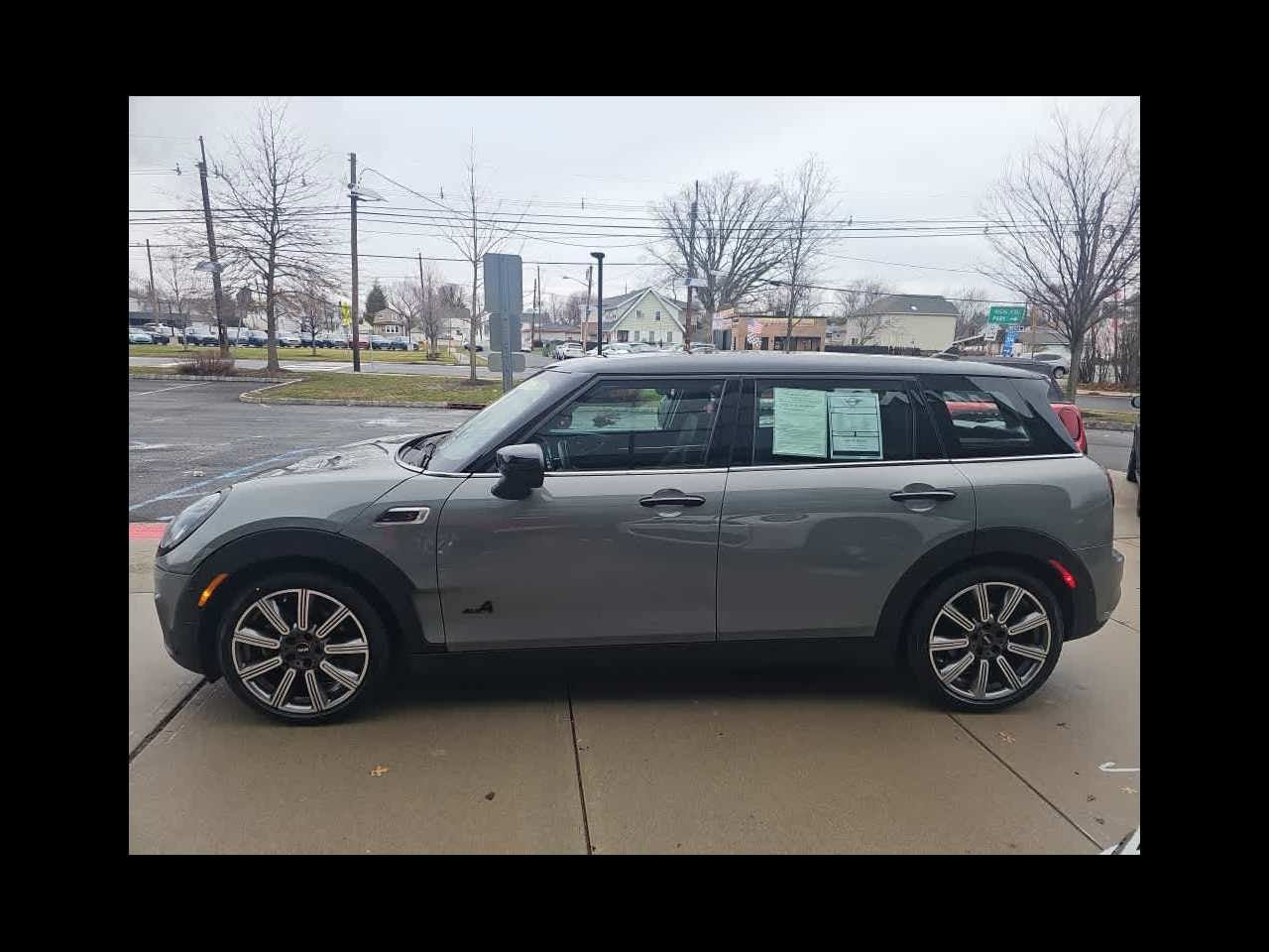 2023 MINI CLUBMAN ICONIC