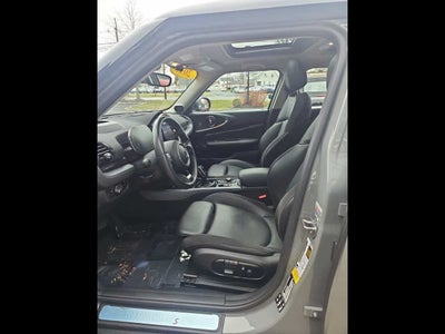 2023 MINI CLUBMAN ICONIC