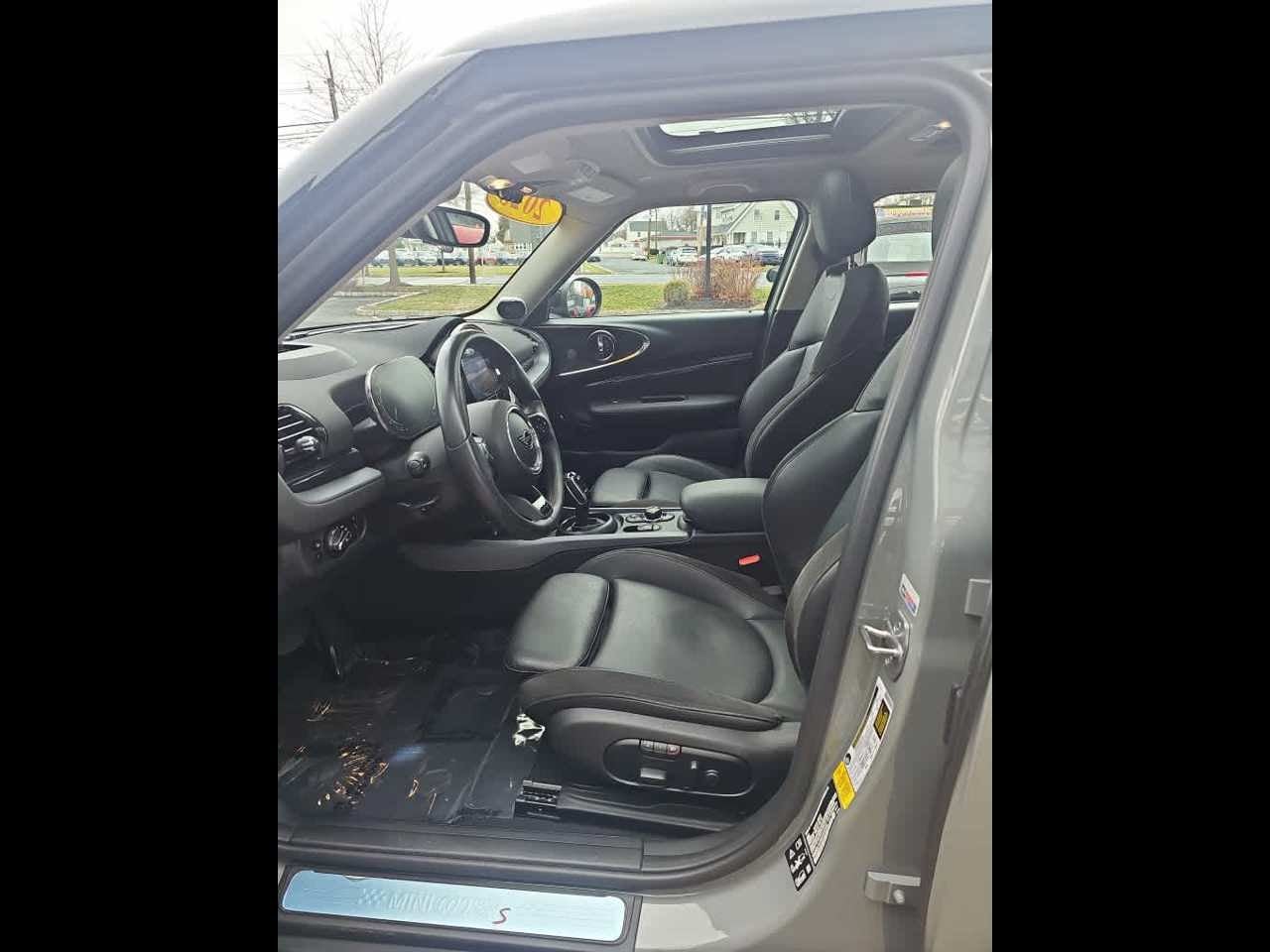 2023 MINI CLUBMAN ICONIC