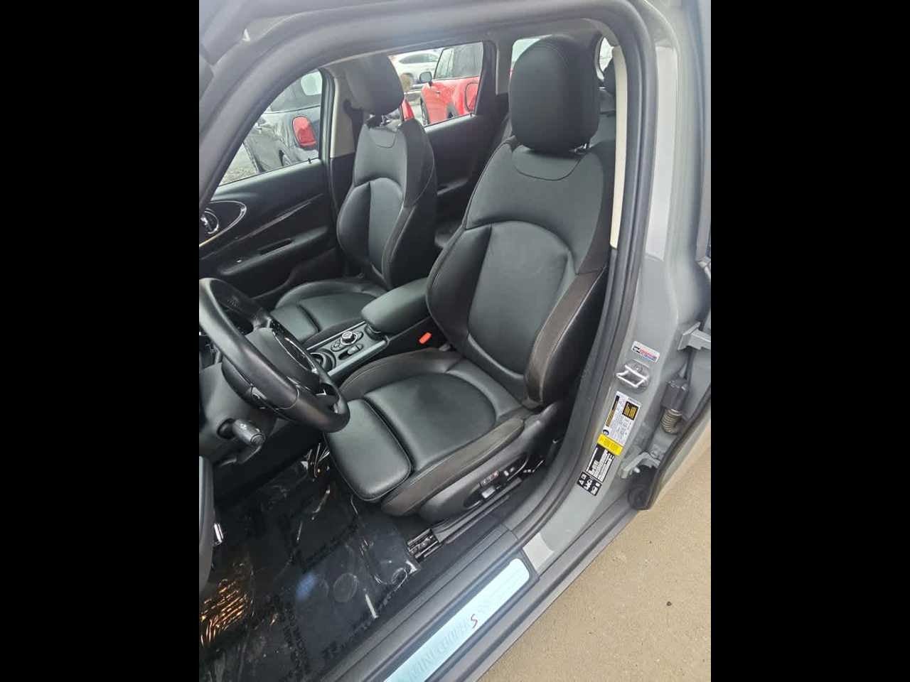 2023 MINI CLUBMAN ICONIC