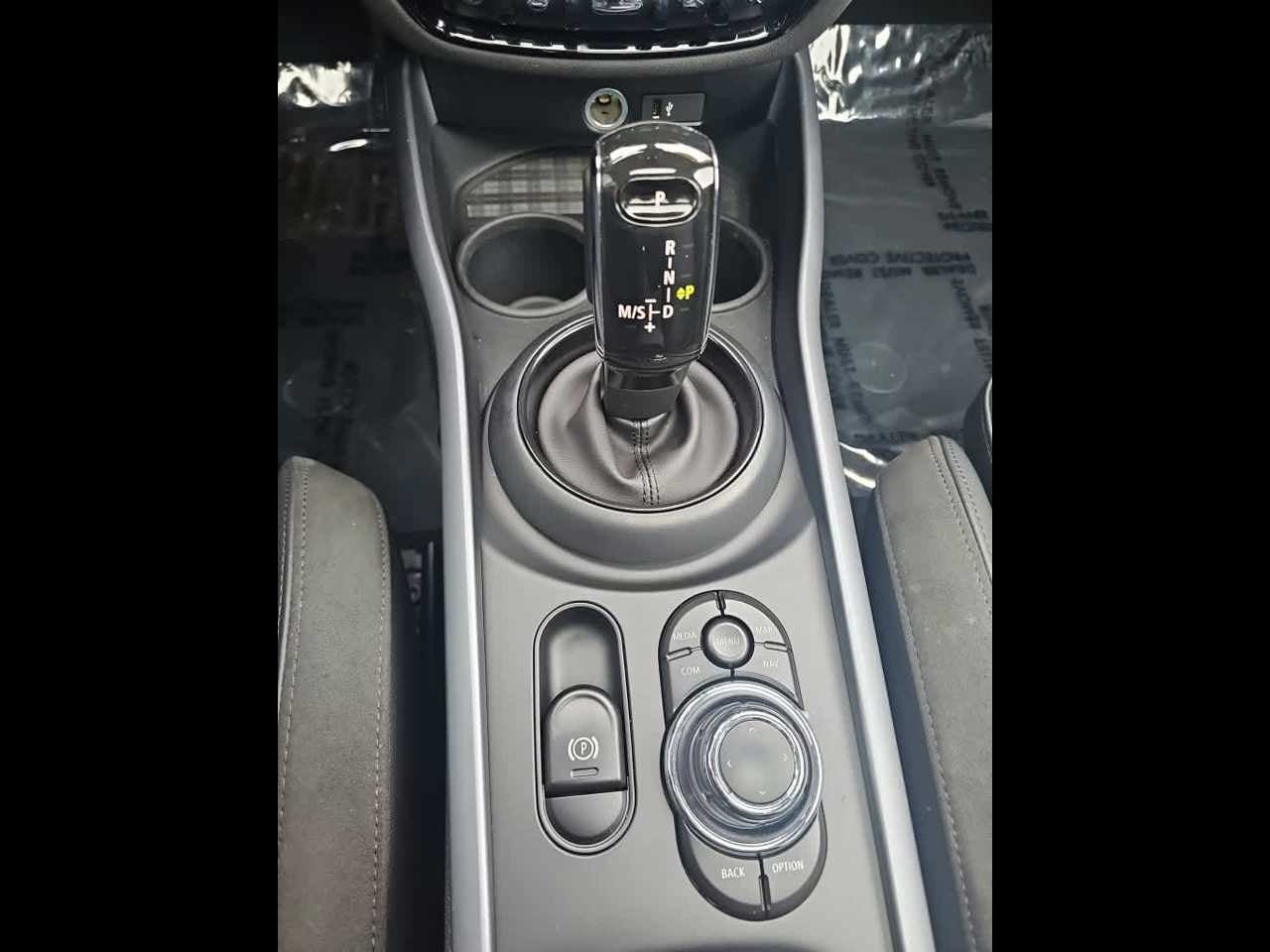 2023 MINI CLUBMAN ICONIC