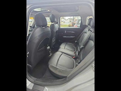 2023 MINI CLUBMAN ICONIC