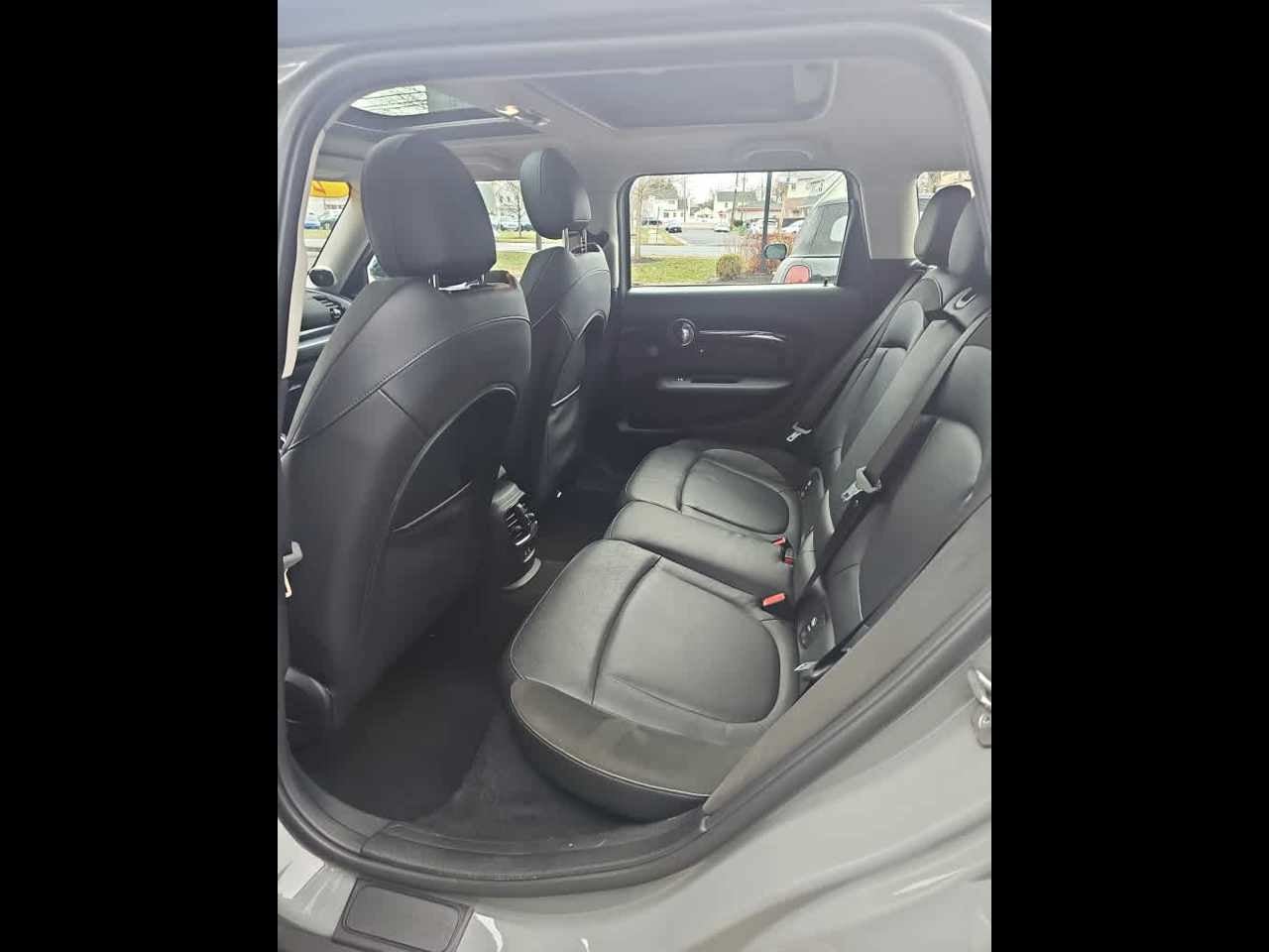 2023 MINI CLUBMAN ICONIC