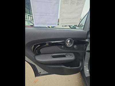 2023 MINI CLUBMAN ICONIC