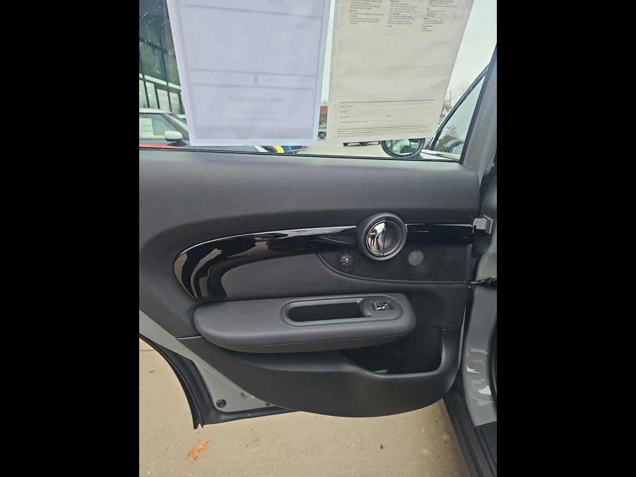 2023 MINI CLUBMAN ICONIC