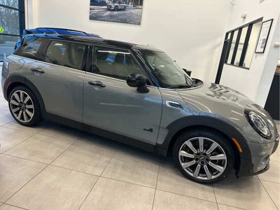 2023 MINI CLUBMAN ICONIC