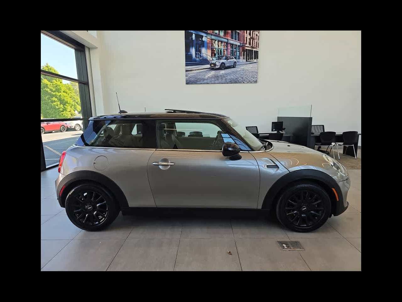 2019 MINI HARDTOP 2 DOOR SIGNATURE