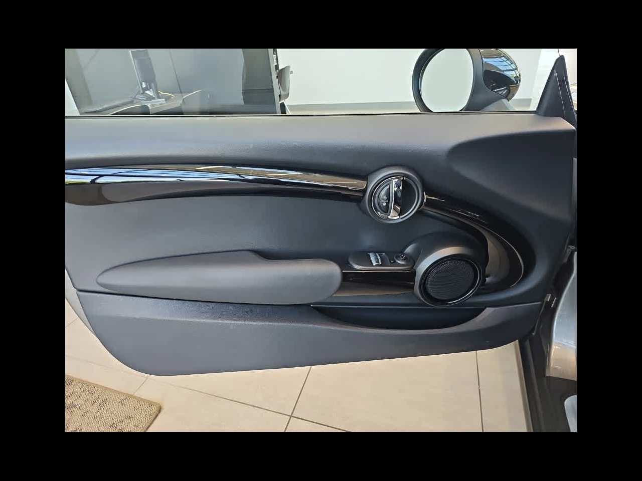2019 MINI HARDTOP 2 DOOR SIGNATURE