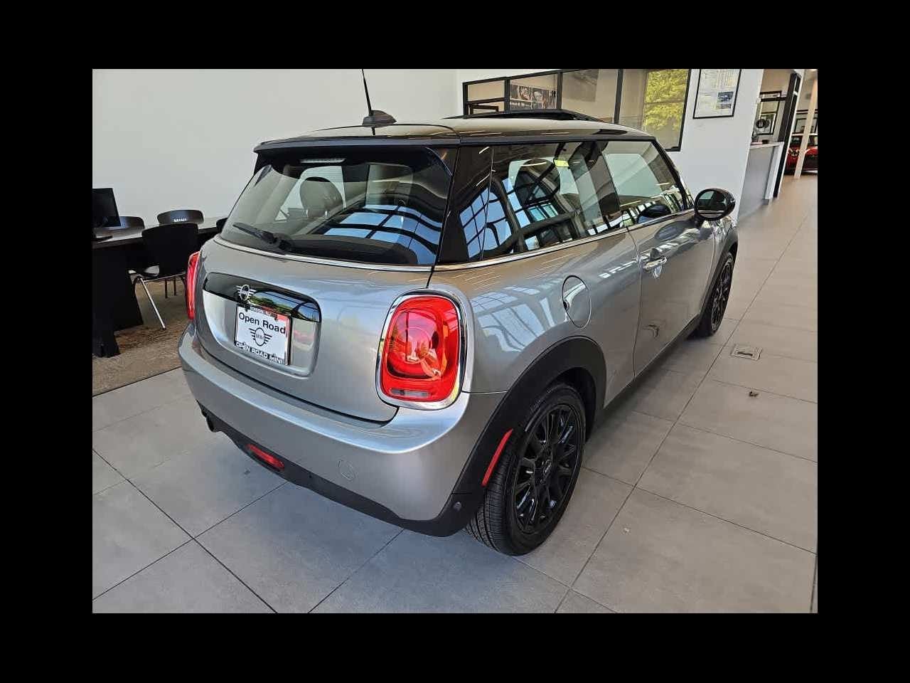 2019 MINI HARDTOP 2 DOOR SIGNATURE