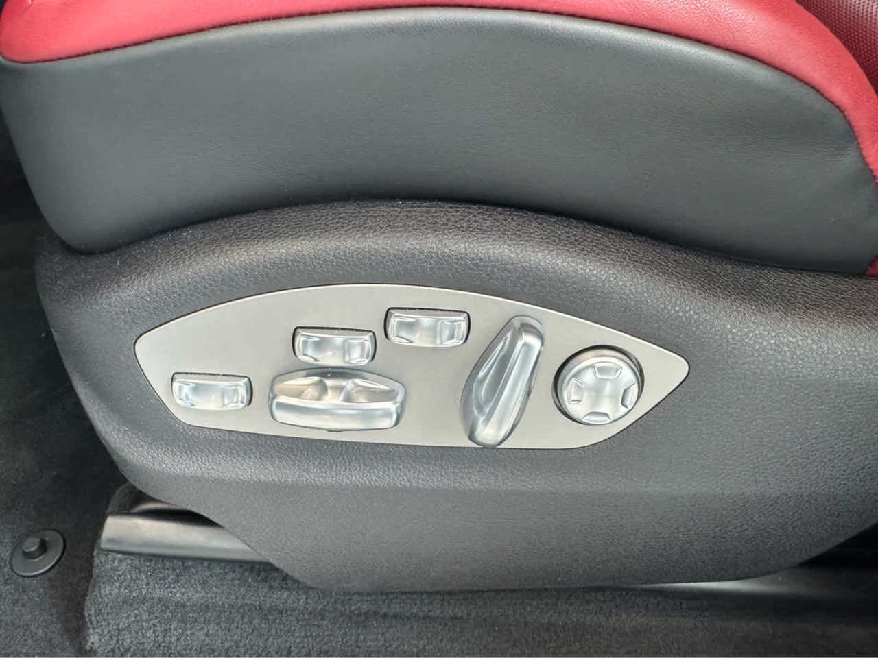 2026 Porsche Macan S AWD
