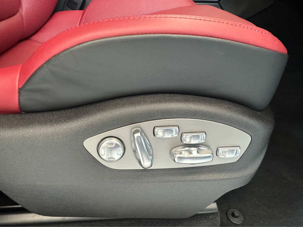 2026 Porsche Macan S AWD