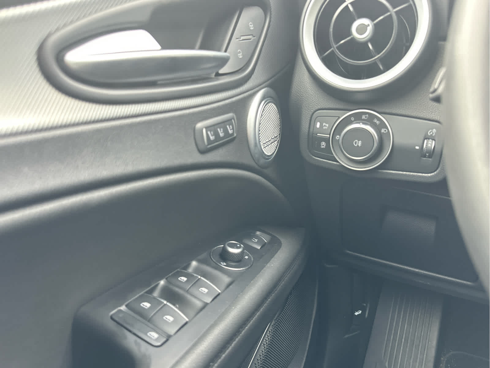 2023 Alfa Romeo Stelvio Veloce AWD