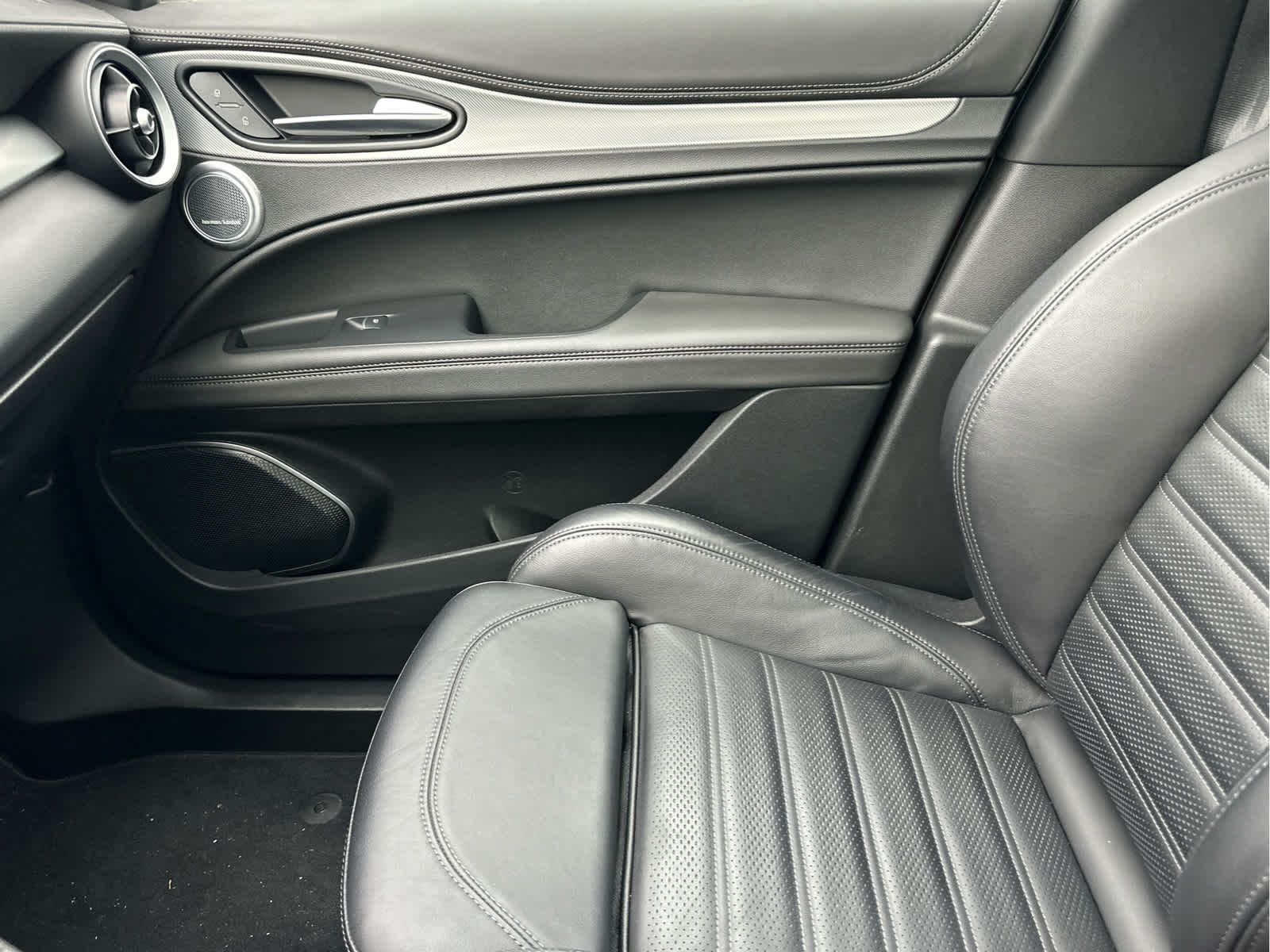 2023 Alfa Romeo Stelvio Veloce AWD