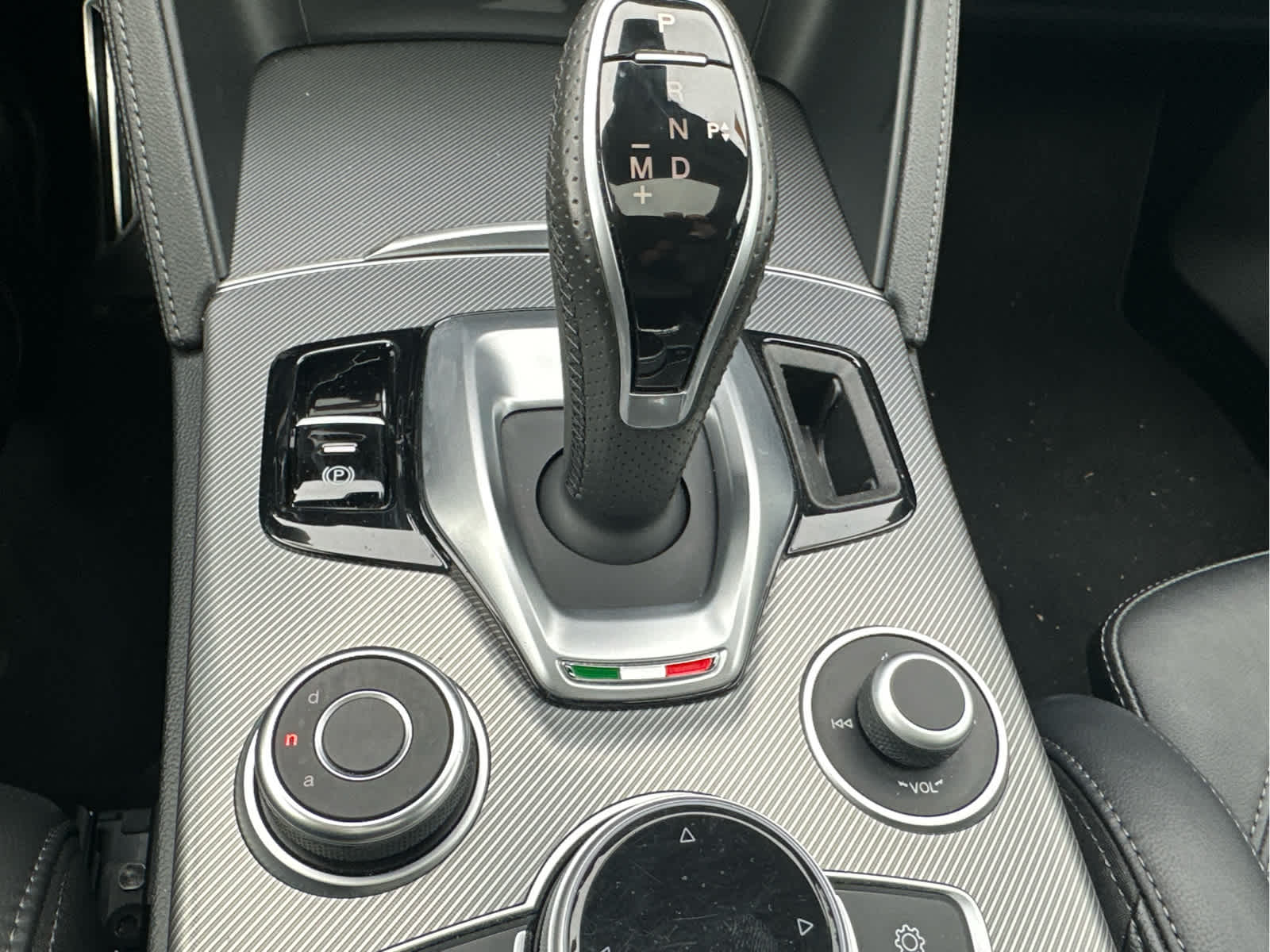 2023 Alfa Romeo Stelvio Veloce AWD