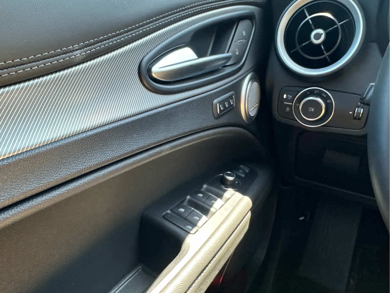 2023 Alfa Romeo Stelvio Veloce AWD