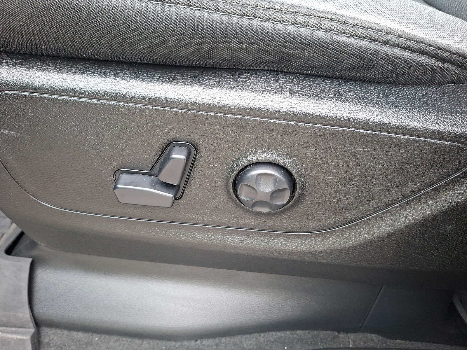2020 RAM 1500 Big Horn 4x4 Crew Cab 57 Box