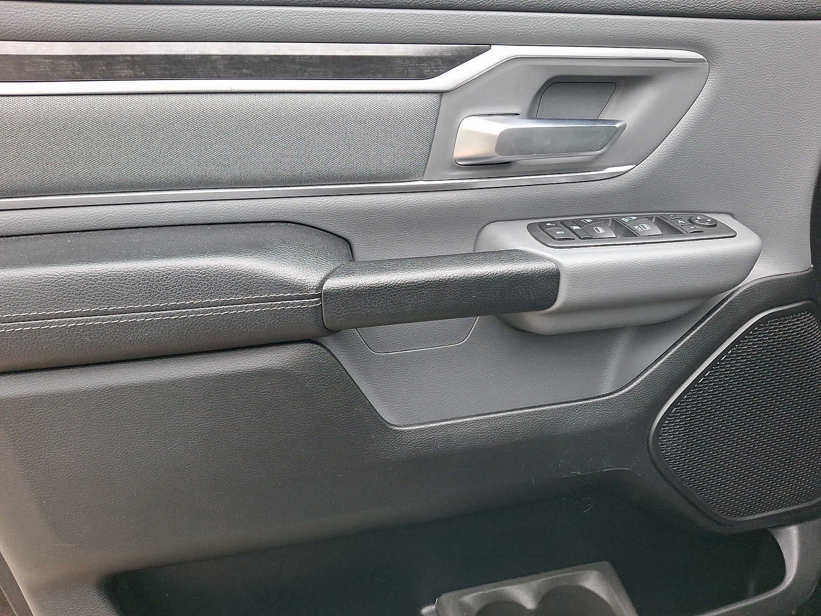 2020 RAM 1500 Big Horn 4x4 Crew Cab 57 Box