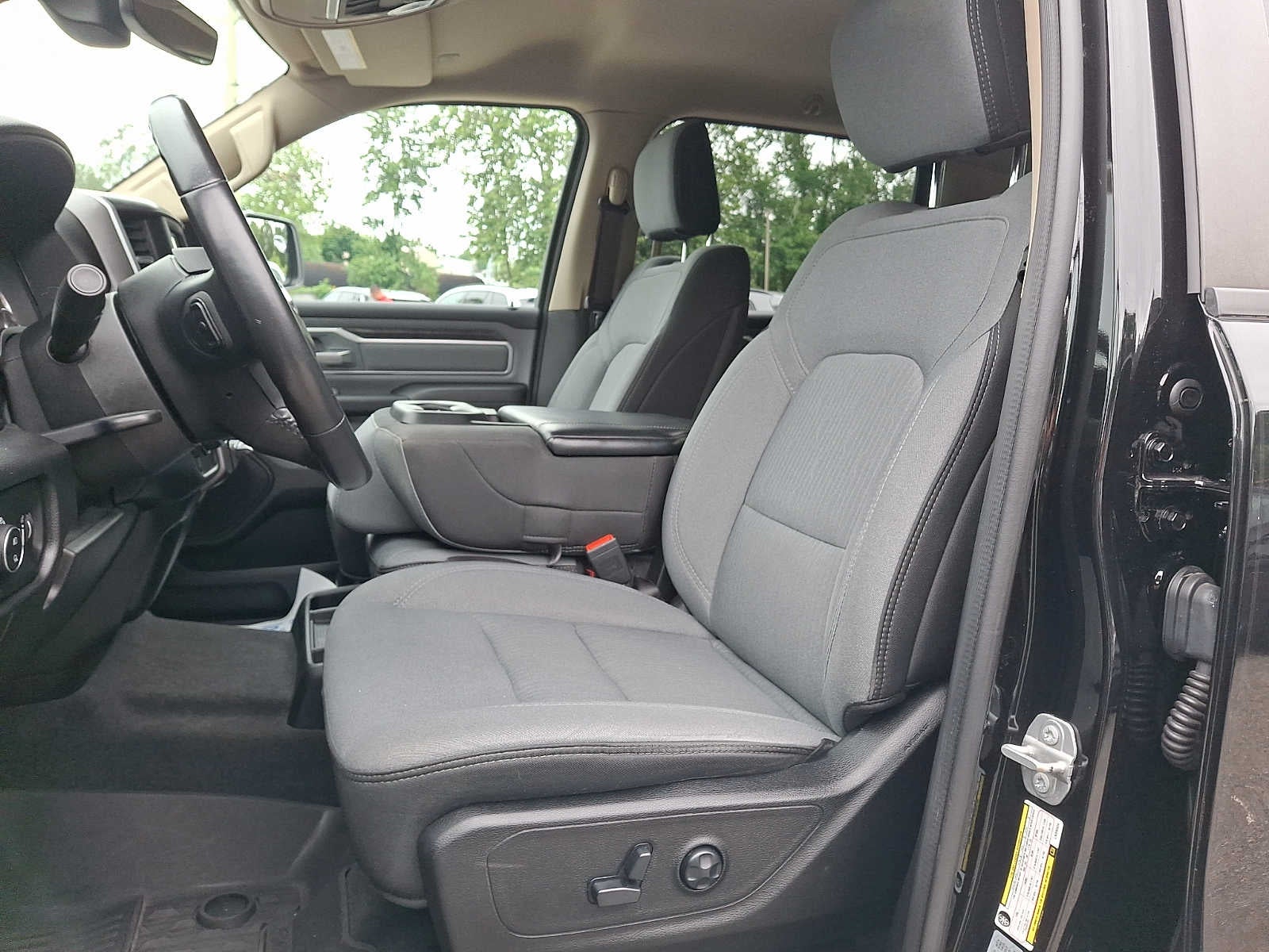 2020 RAM 1500 Big Horn 4x4 Crew Cab 57 Box