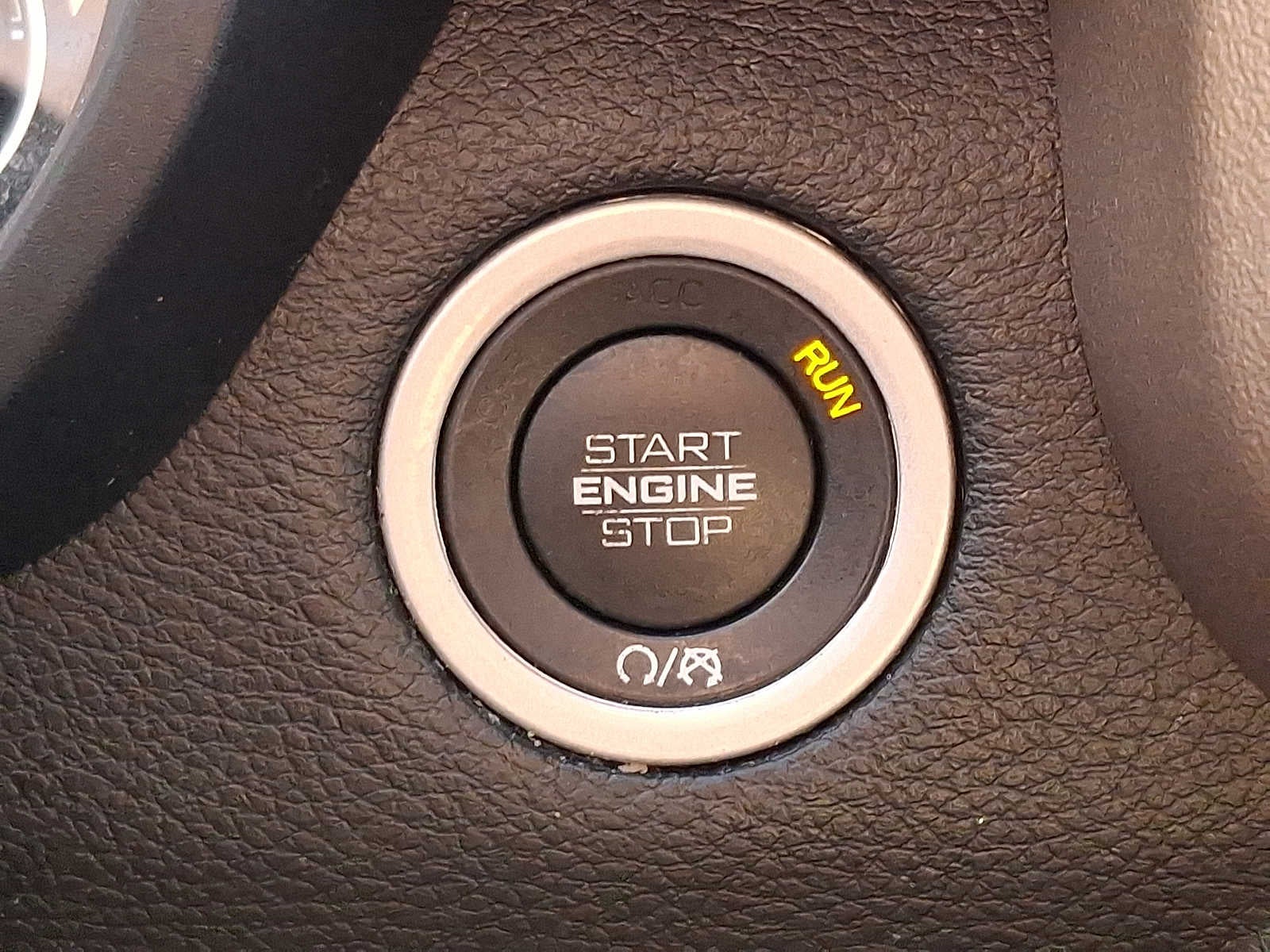 2022 RAM 1500 Laramie 4x4 Crew Cab 57 Box