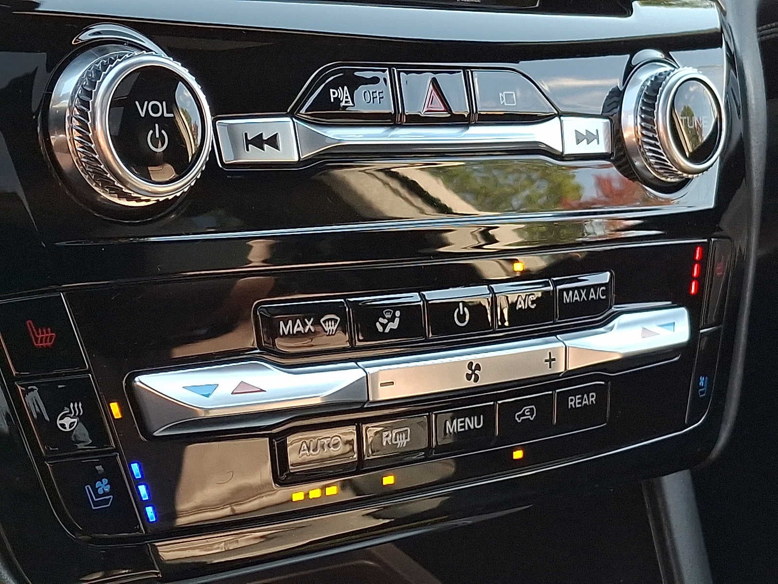 2023 Ford Explorer Platinum 4WD