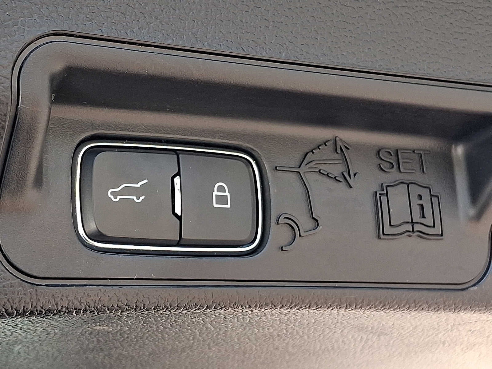 2023 Ford Explorer Platinum 4WD