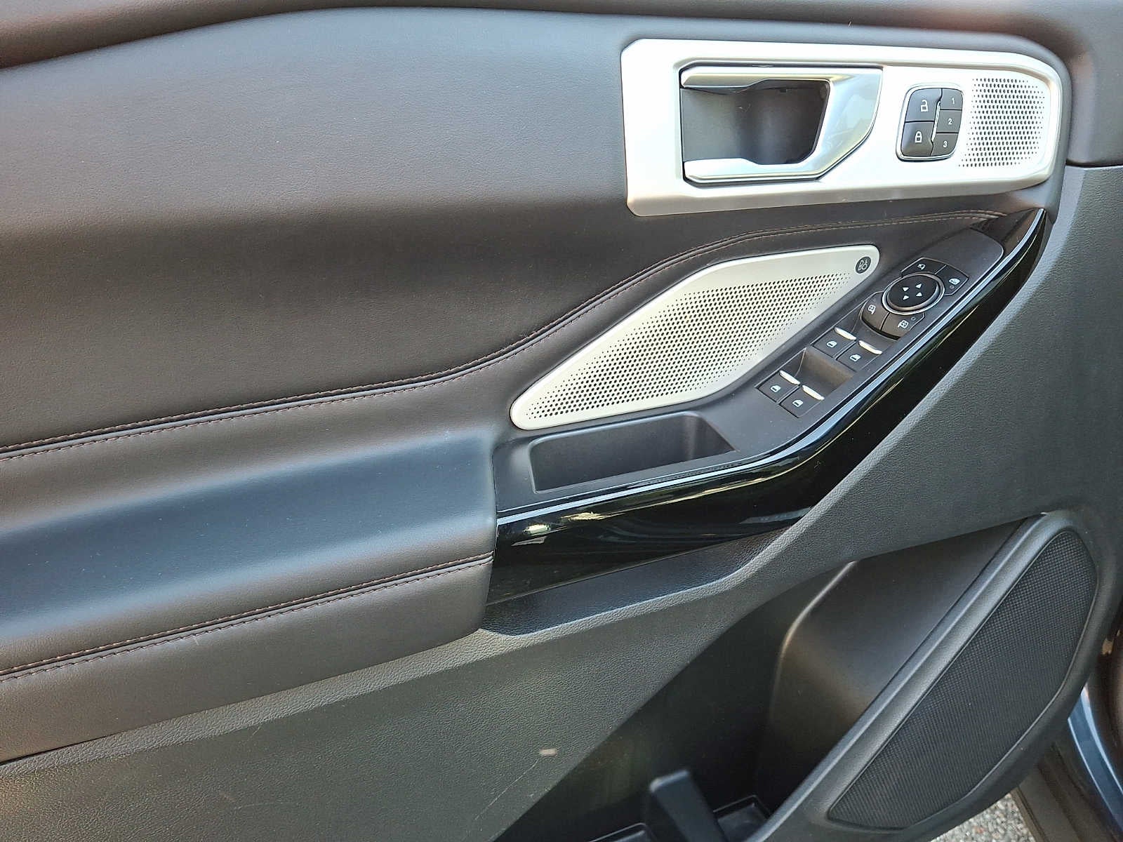 2023 Ford Explorer Platinum 4WD