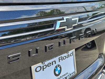 2024 Chevrolet Suburban 4WD 4dr RST