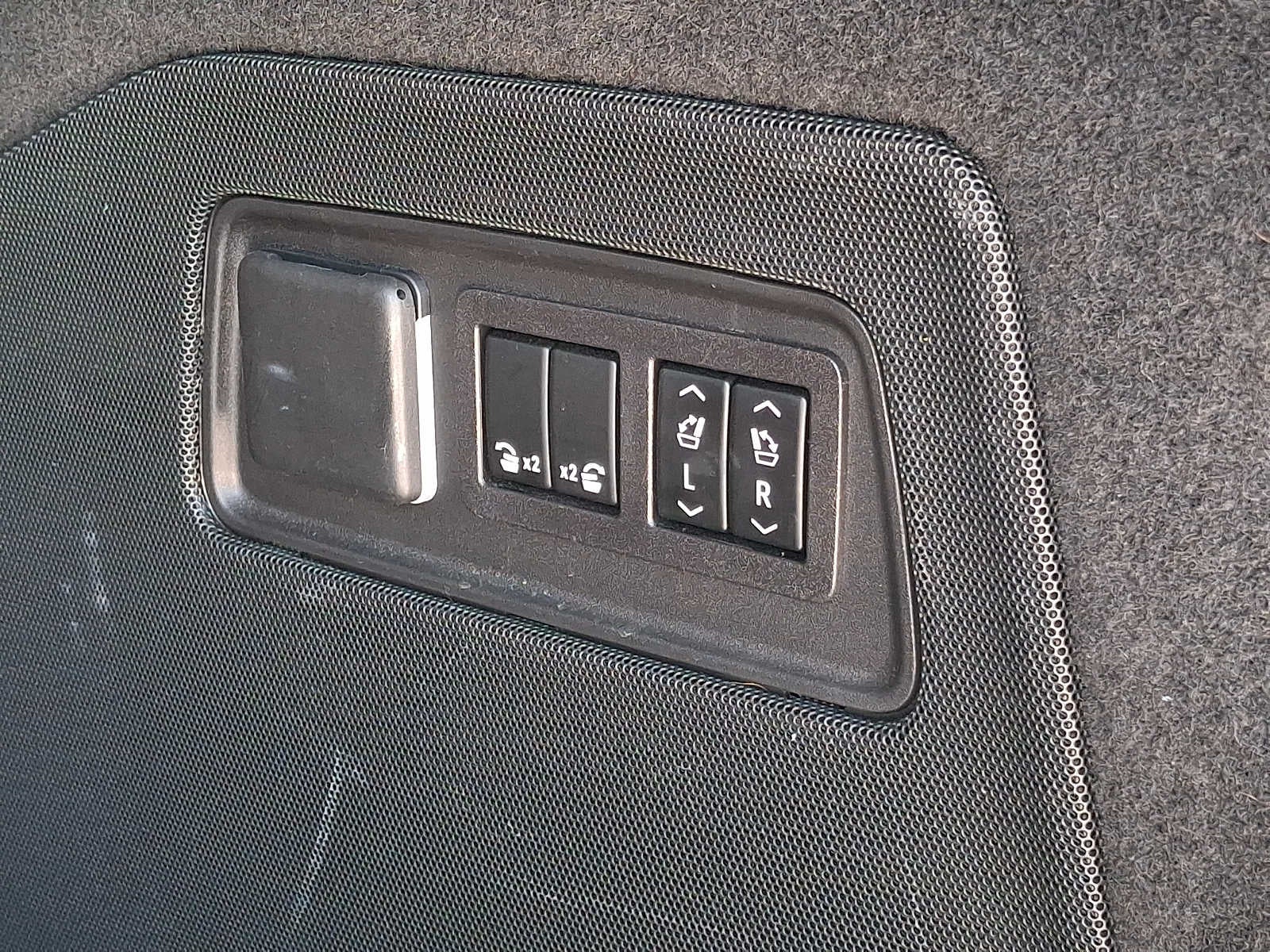 2023 Cadillac Escalade 4WD 4dr Premium Luxury