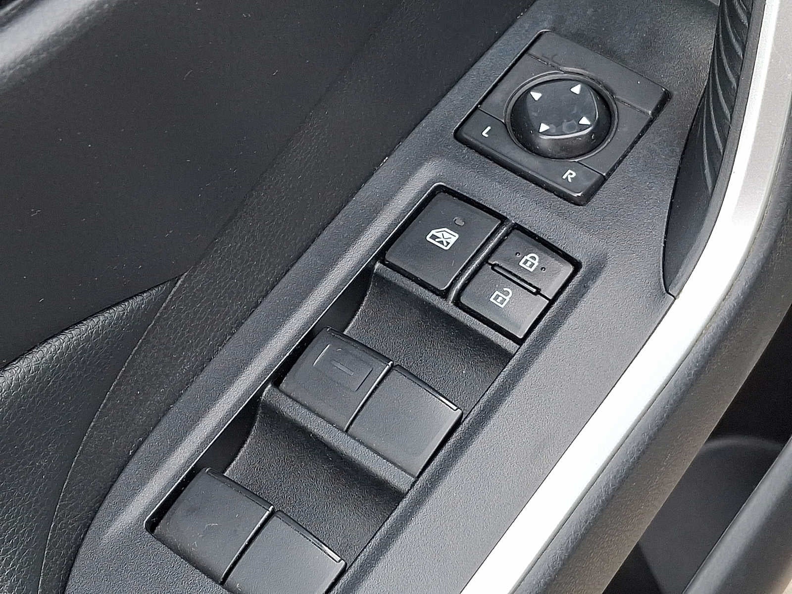 2020 Toyota RAV4 LE AWD