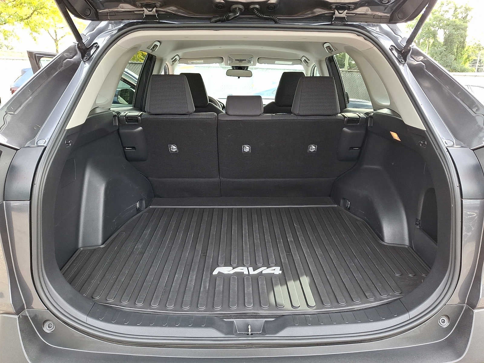 2020 Toyota RAV4 LE AWD