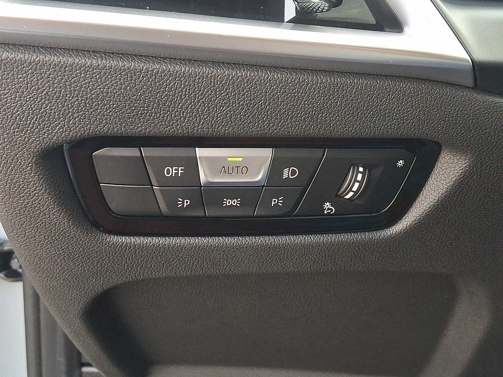 2025 BMW 3 Series 330i xDrive Sedan