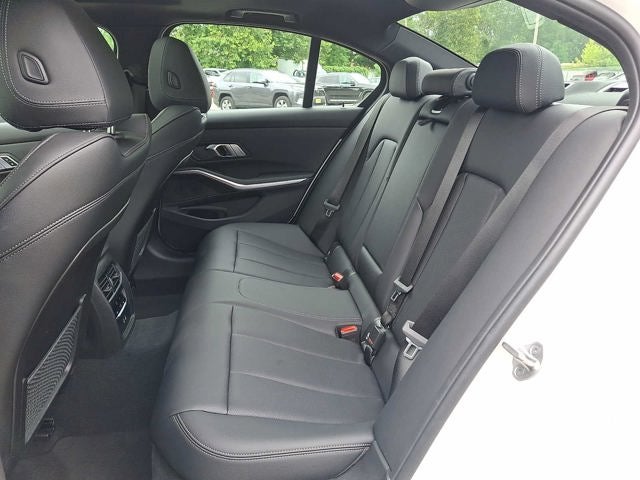 2023 BMW 3 Series 330i xDrive Sedan