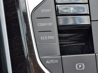 2023 BMW 3 Series 330i xDrive Sedan
