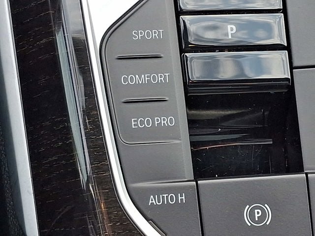 2023 BMW 3 Series 330i xDrive Sedan