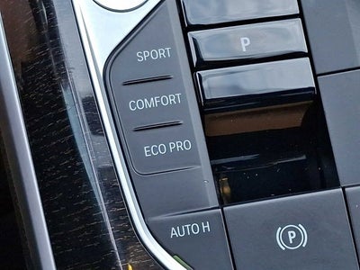 2023 BMW 3 Series 330i xDrive Sedan