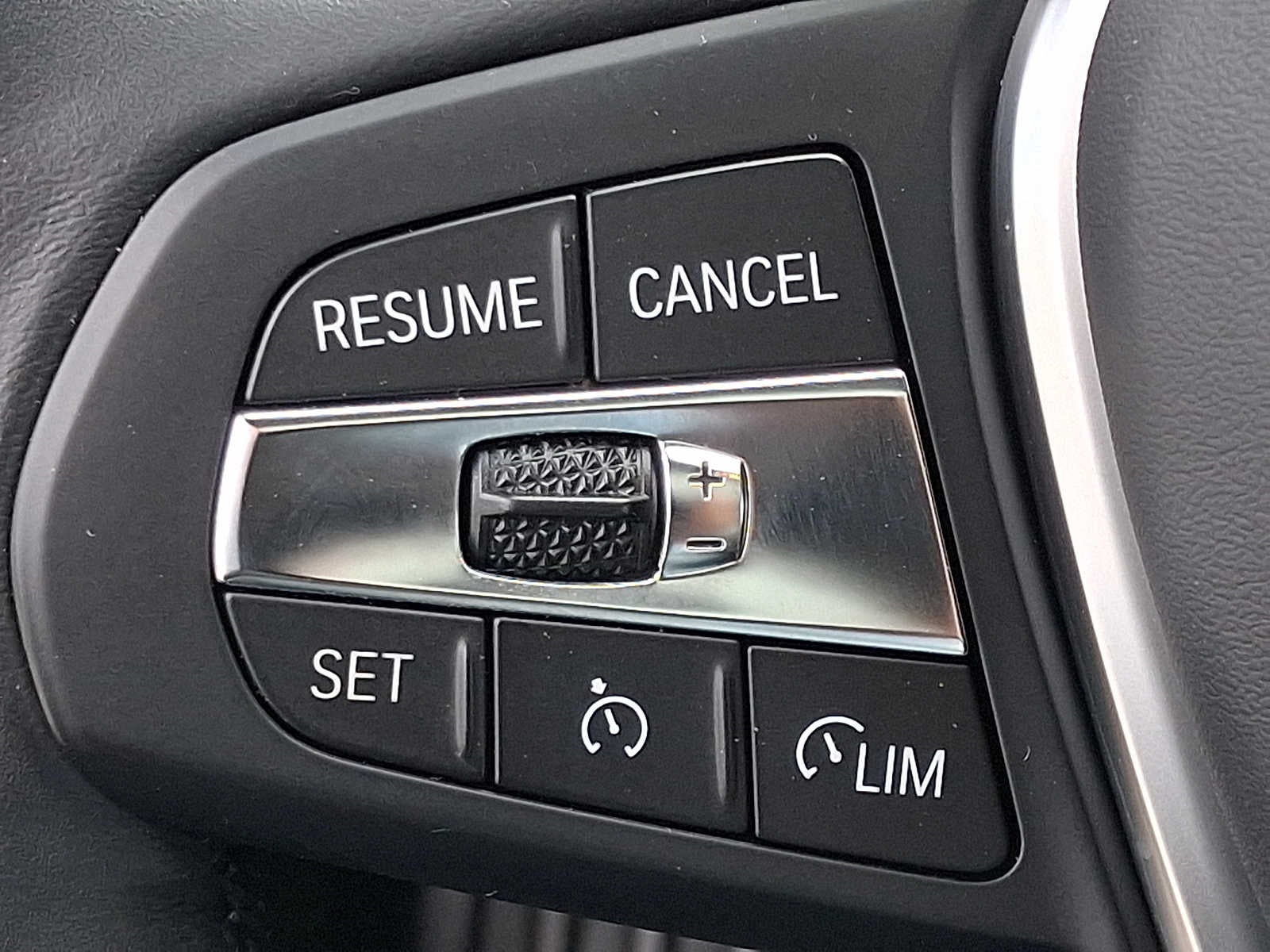 2023 BMW 3 Series 330i xDrive Sedan