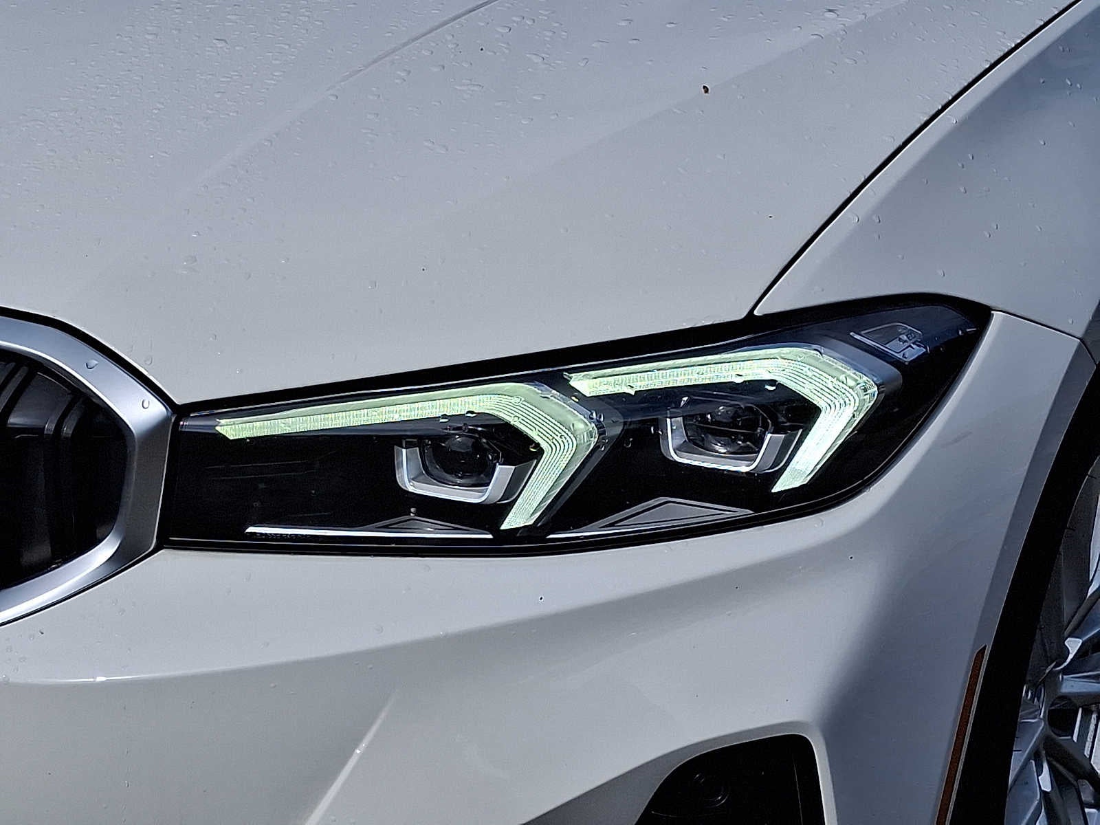 2023 BMW 3 Series 330i xDrive Sedan