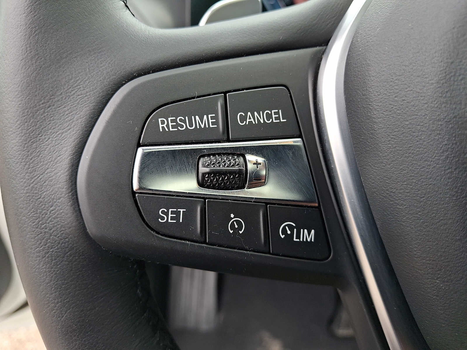 2023 BMW 3 Series 330i xDrive Sedan