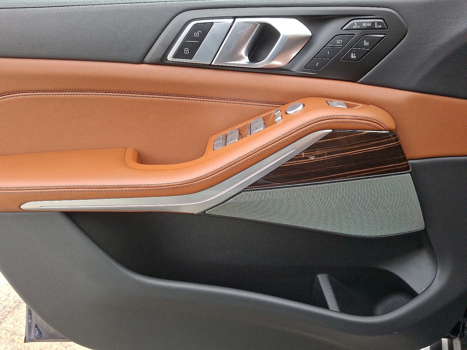 2025 BMW X7 xDrive40i Sports Activity Vehicle